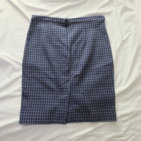 Banana Republic Houndstooth Pencil Skirt | Blue Knit Workwear | 10 Petite - Picture 2 of 10